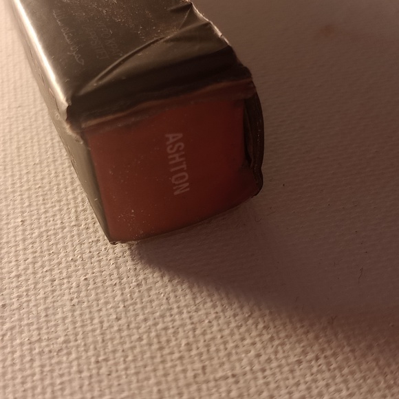 Lipstick - Picture 3 of 3